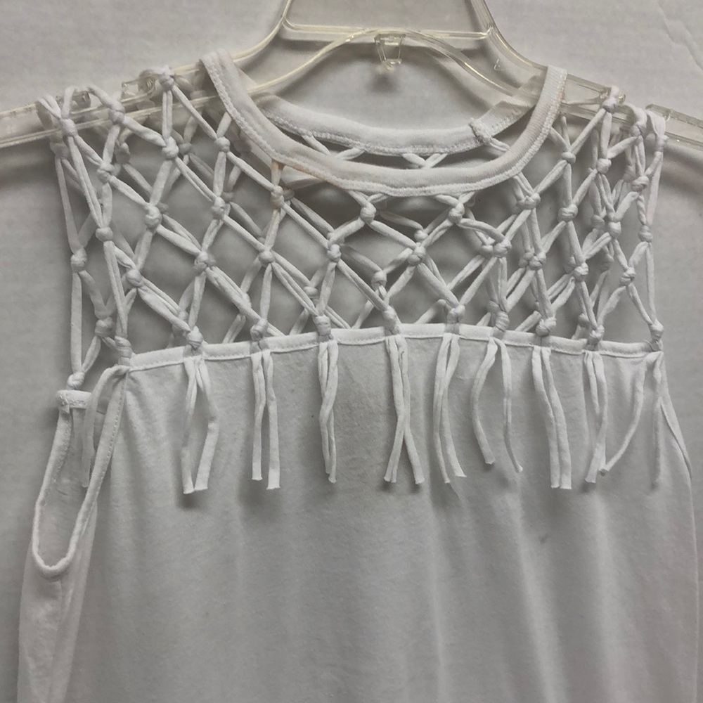 White Open Fringe Neckline Top - Picture 2 of 7